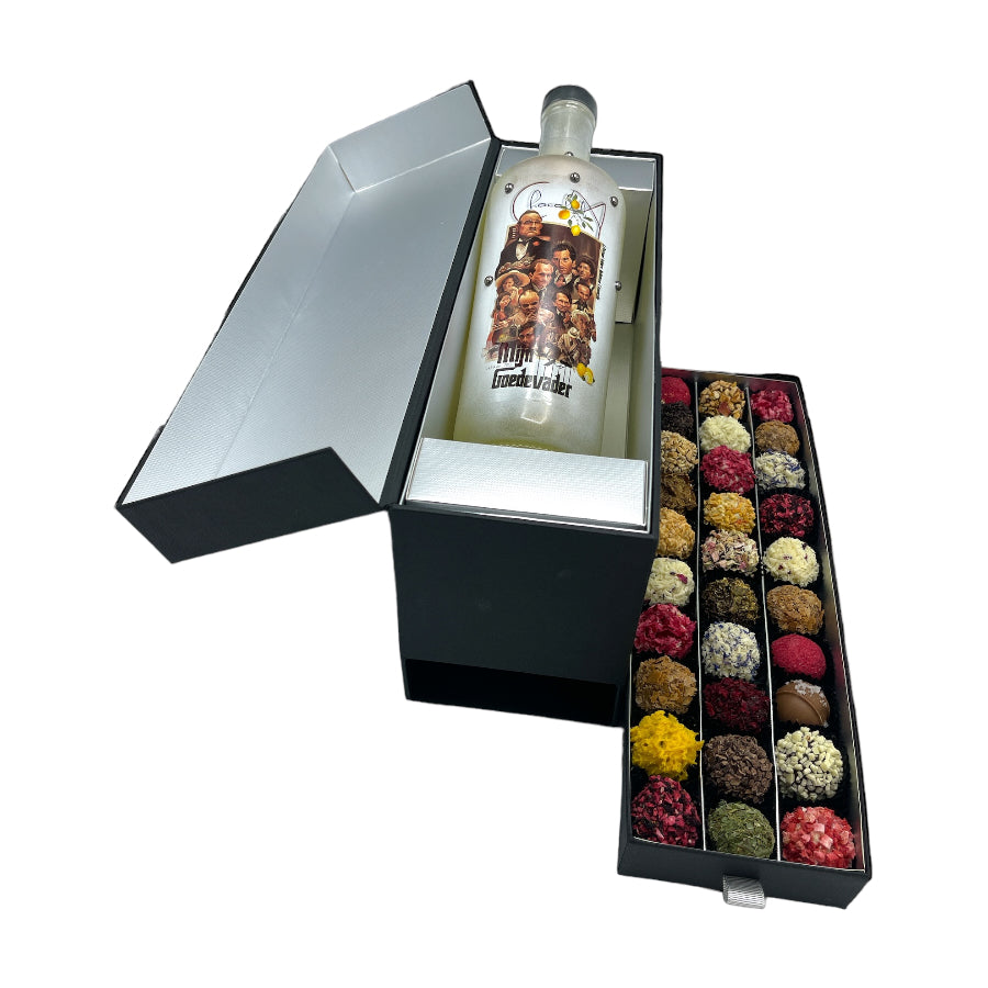 
                  
                    Chocolade pralines met bijzondere likeuren naar keuze in luxe ChocolaDNA lade-box
                  
                