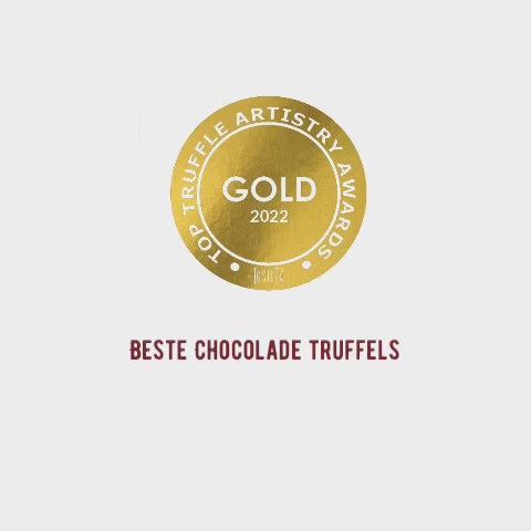 
                  
                    Video laden en bekijken in, TRUFFELS-ChocolaDNA-Handgemaakte Exclusieve Chocolade Truffels - NIET NORMAAL ZO GROOT (100 stuks)
                  
                