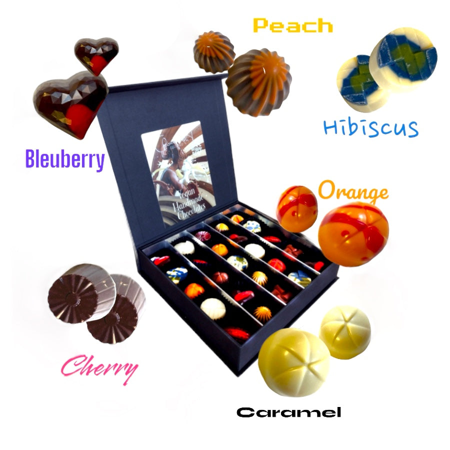 
                  
                    LOVE CHOCOLATE (2 Schachteln mit handgemachten Bonbons und Trüffeln (XSMALL)
                  
                