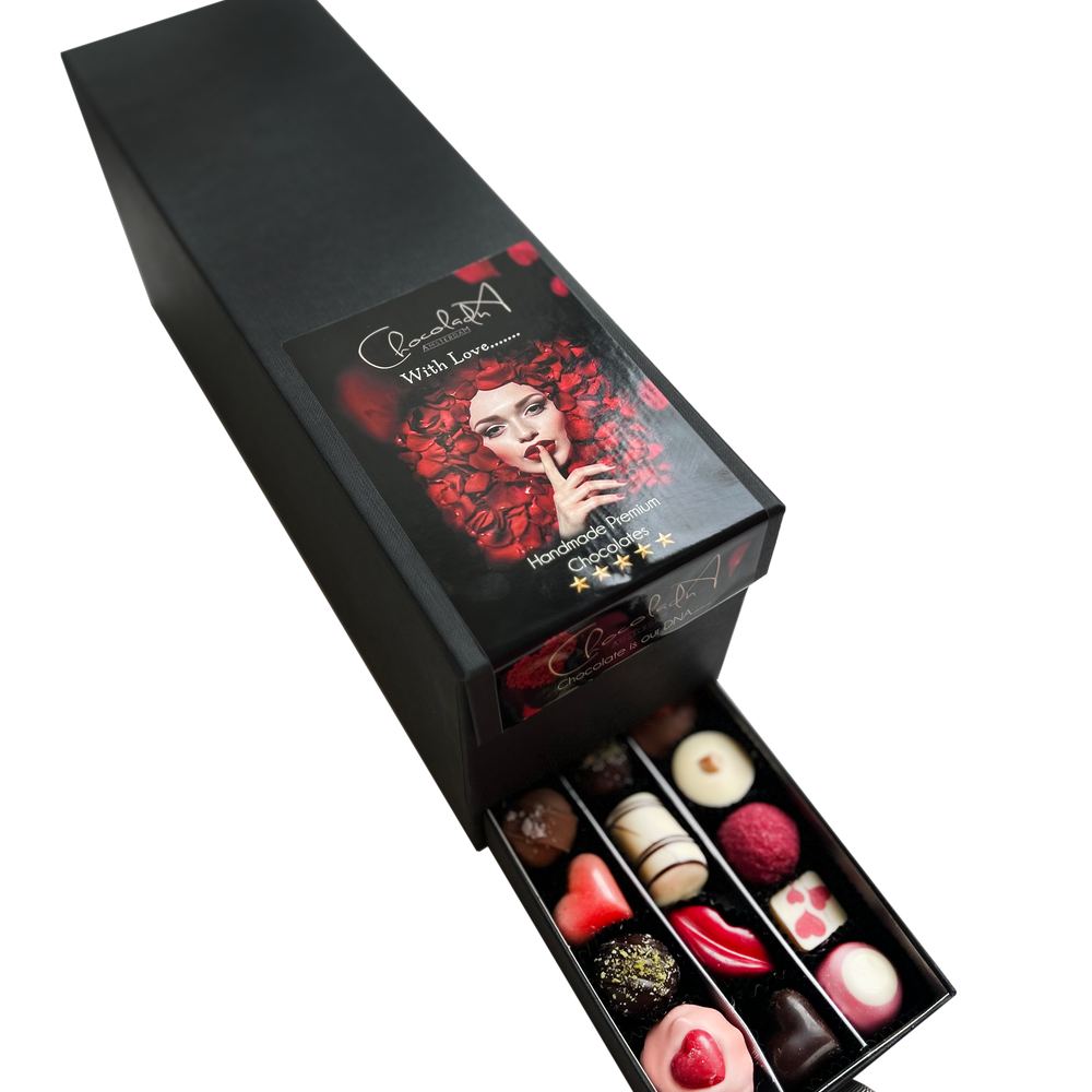 
                  
                    Love Drinks &amp; Chocolate 'Golden Love': luxurious drawer box with Salty Caramel Liqueur &amp; Pralines
                  
                